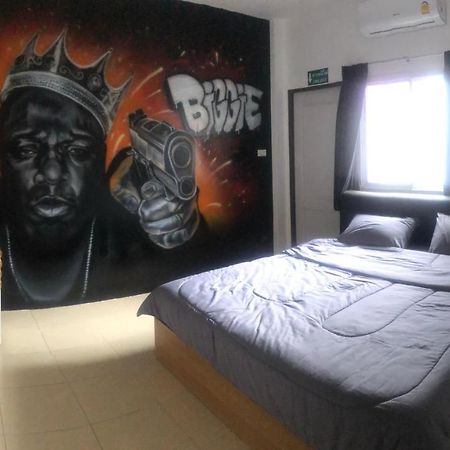 Bonkers Guesthouse Pattaya Luaran gambar