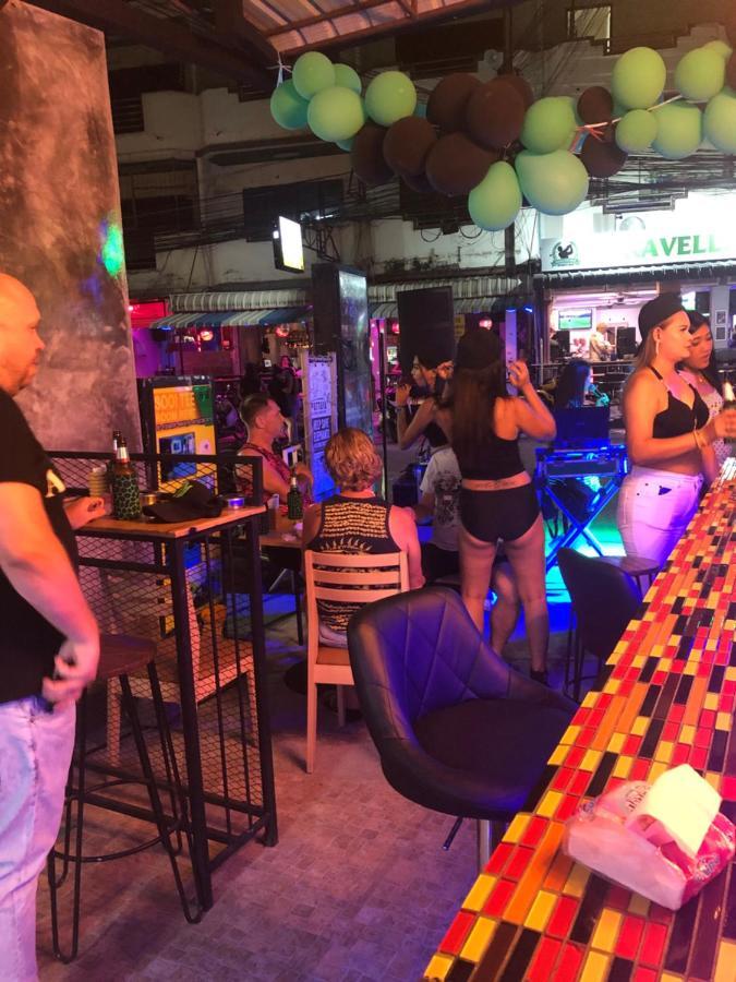 Bonkers Guesthouse Pattaya Luaran gambar